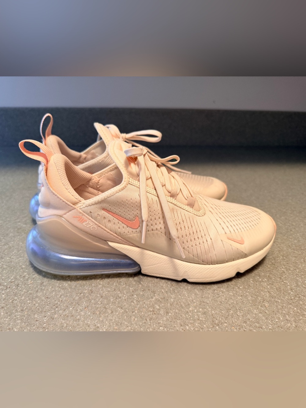 Nike Air Max 270 Size 9